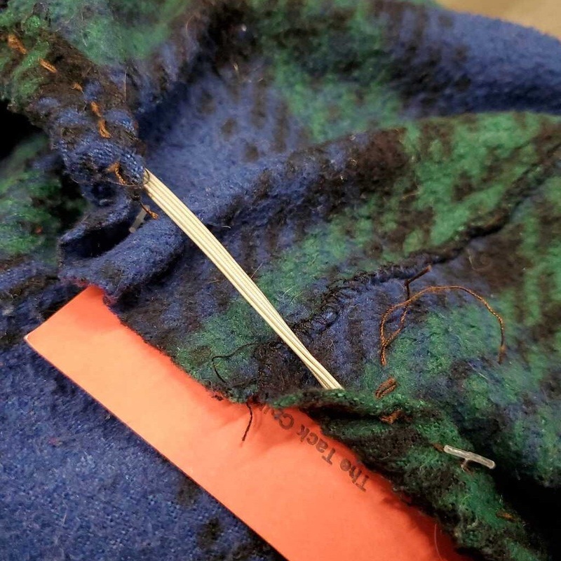 Thin Fleece Saddle Cover *gc/fair, clean, hairy, v.clumpy & pilly, undone stitching & repair Med Green/Navy Plaid Used