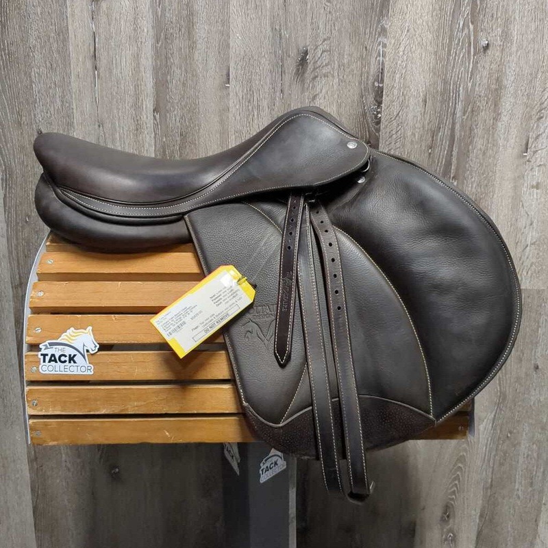 $ Reduced!! 17.5″ M *5″ Voltaire Palm Beach Saddle, Voltaire Leathers, 2 Billet Guards, 2 D Ring Attachments, Brown Voltaire Cover, Foam Panels, Med Front & Back Blocks, Pro Panels, Flaps: 14.5″L x 14″W Serial #: 0992 22 17.5 3AA M/M Pro B15 17.5″ M *5″ D